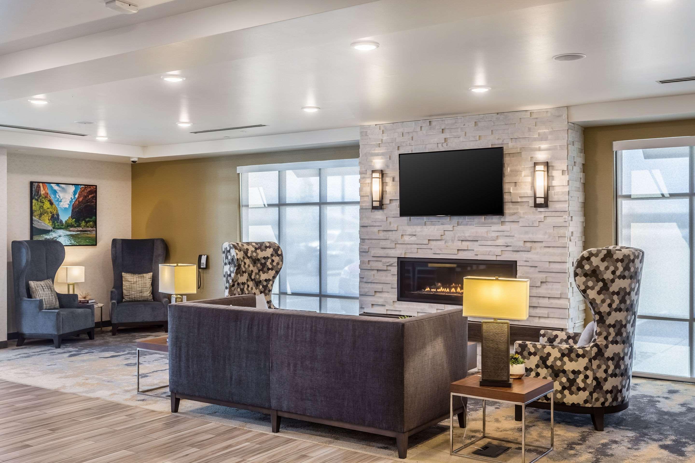 Comfort Inn & Suites Salt Lake City Airport Екстериор снимка