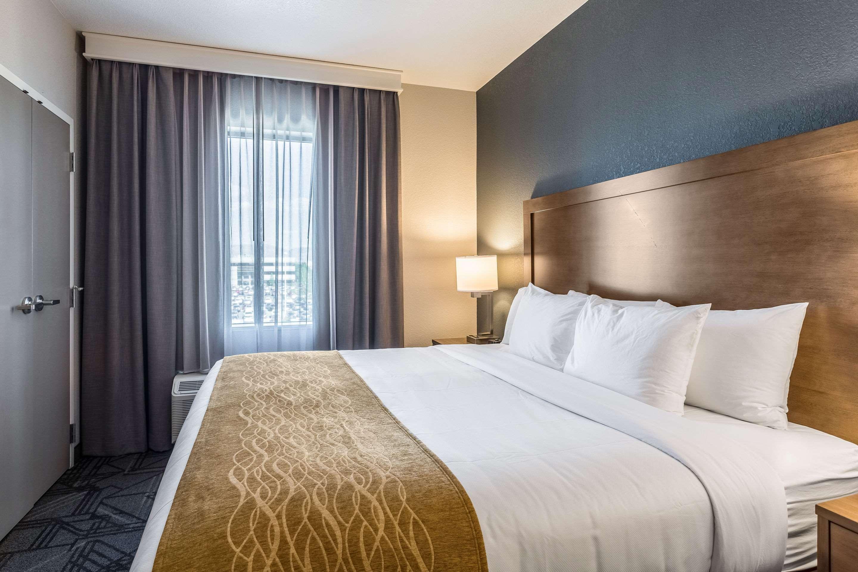 Comfort Inn & Suites Salt Lake City Airport Екстериор снимка