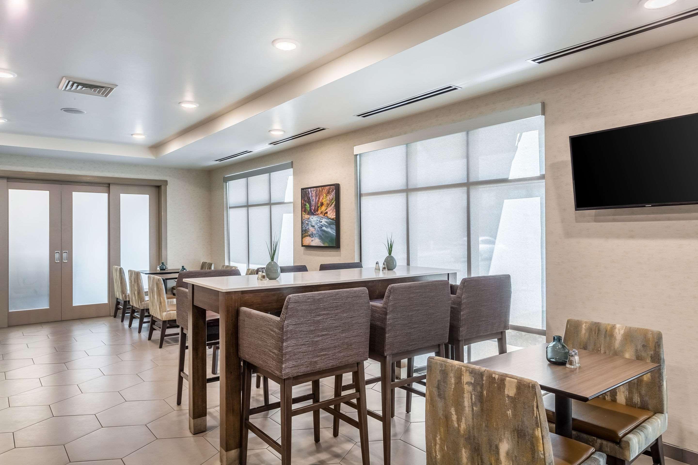 Comfort Inn & Suites Salt Lake City Airport Екстериор снимка