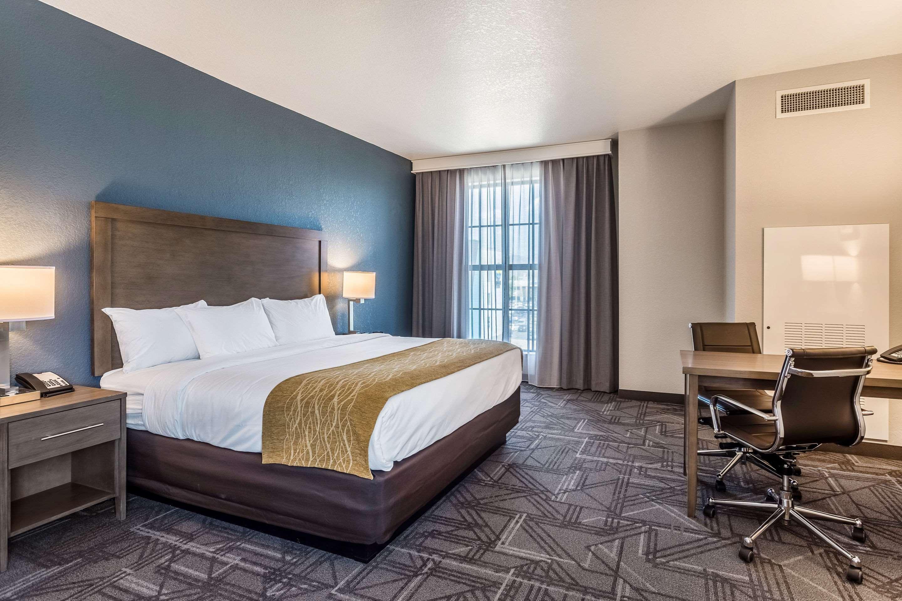 Comfort Inn & Suites Salt Lake City Airport Екстериор снимка